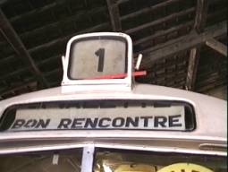 Girouette et capot de ligne