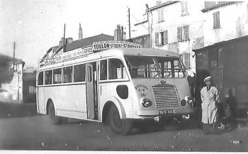 Renault 215 D des CP en gare de St-Tropez
