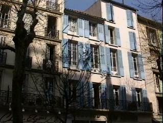 Les belles façades des vieux immeubles du cours Lafayette